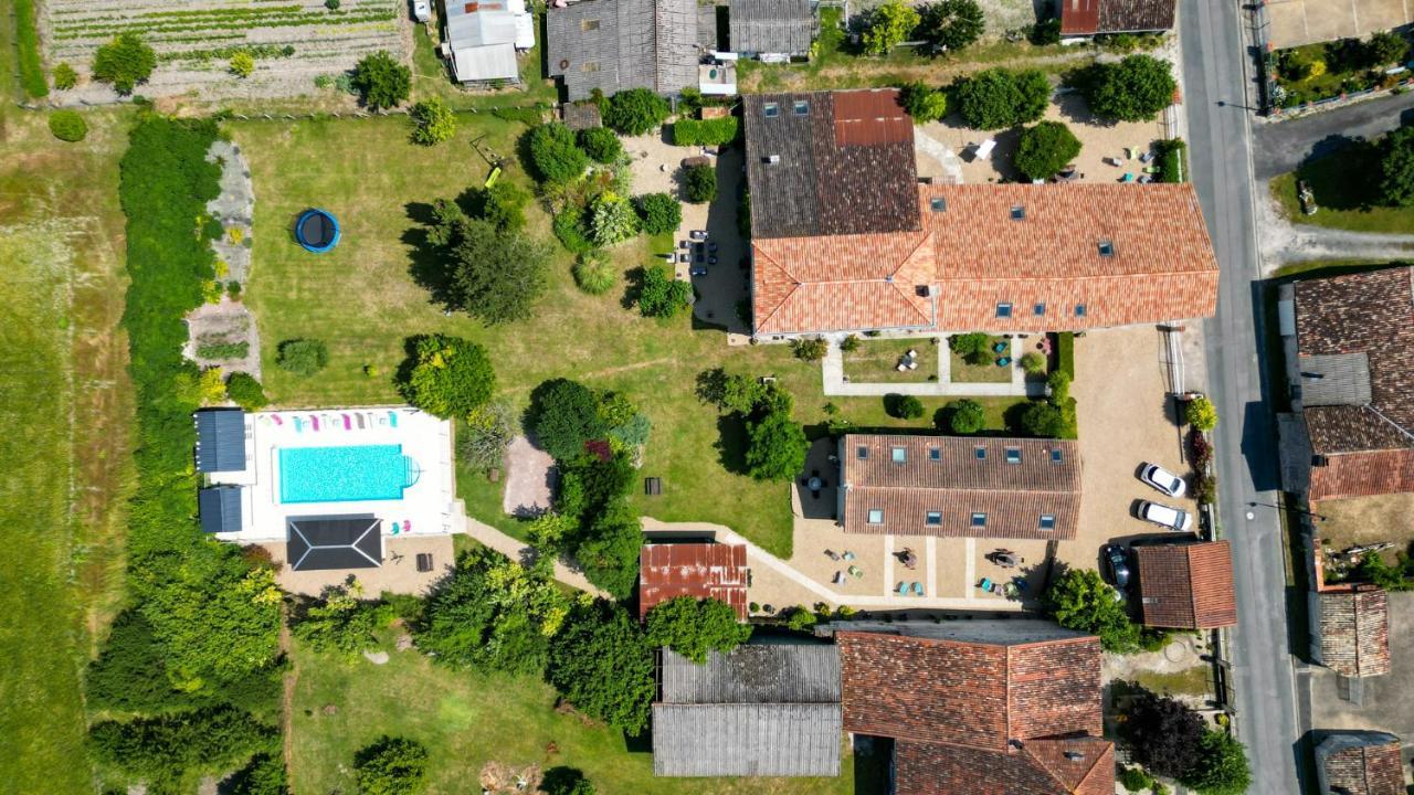 Les Gites Du Vigneron Et Cd'H Saint-Seurin-de-Palenne Eksteriør bilde