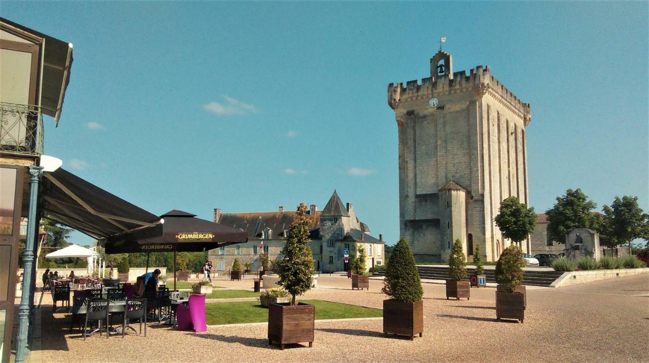 Les Gites Du Vigneron Et Cd'H Saint-Seurin-de-Palenne Eksteriør bilde