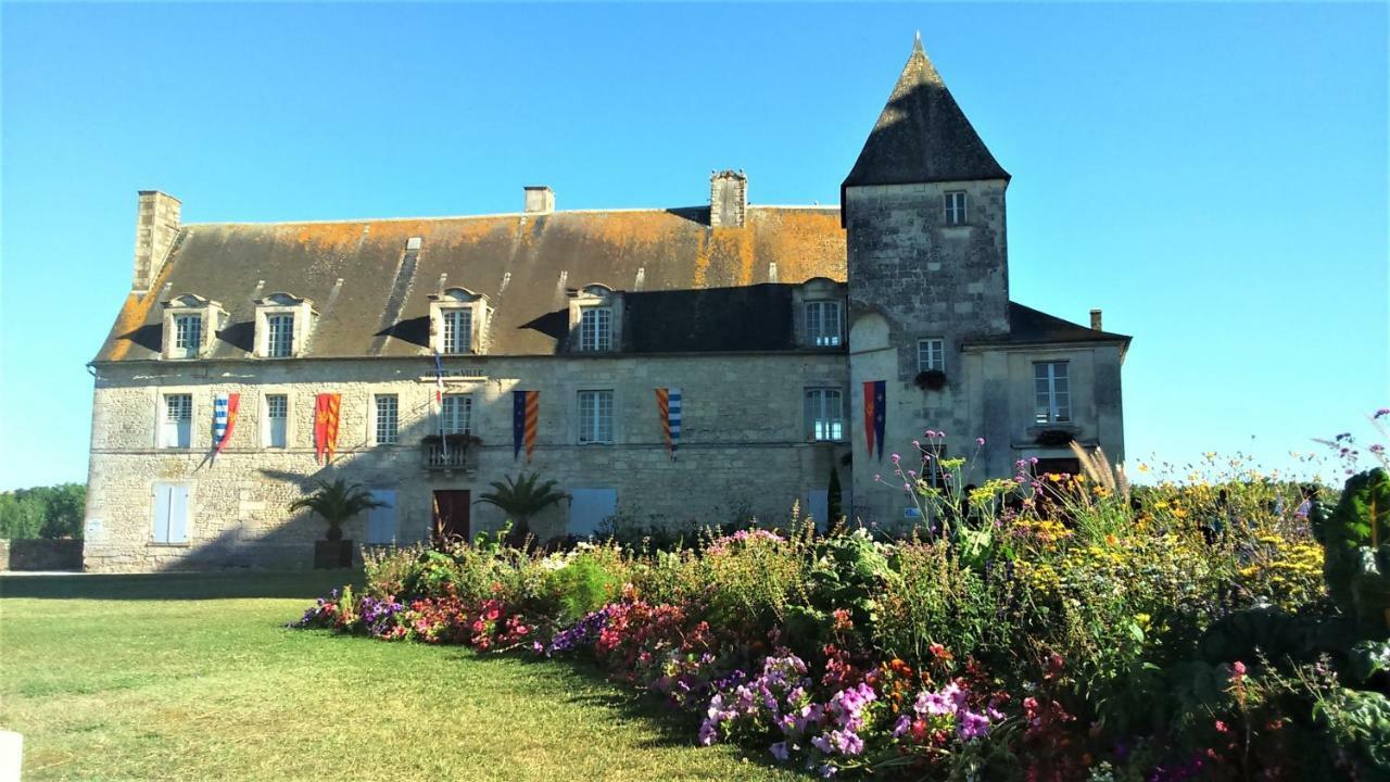 Les Gites Du Vigneron Et Cd'H Saint-Seurin-de-Palenne Eksteriør bilde