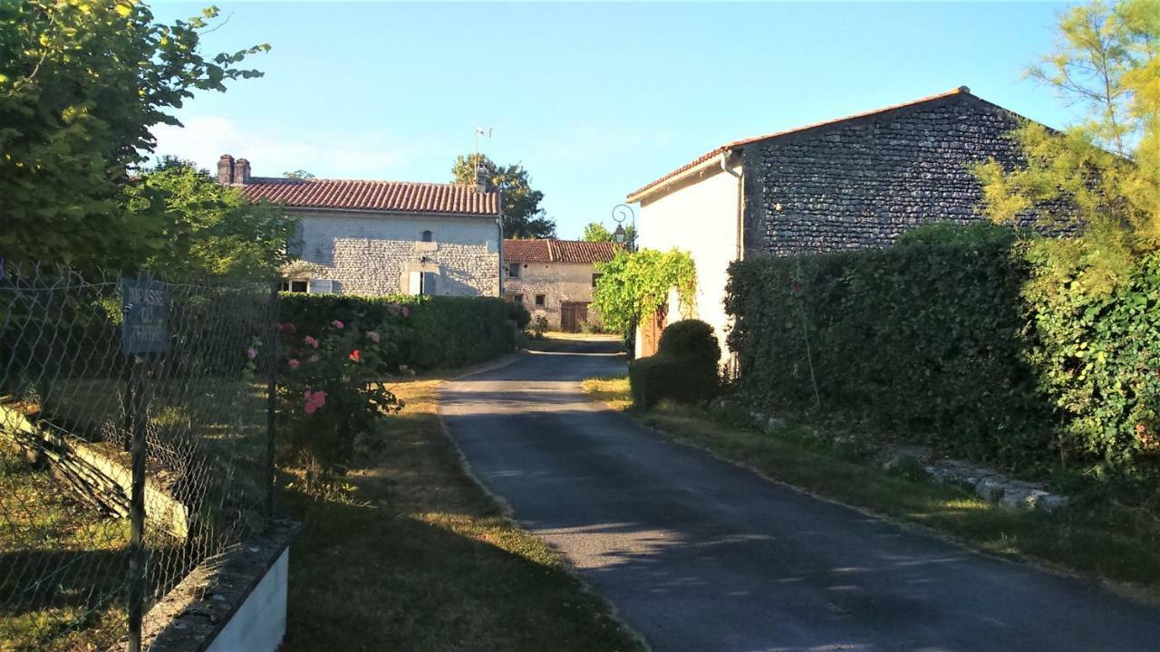 Les Gites Du Vigneron Et Cd'H Saint-Seurin-de-Palenne Eksteriør bilde