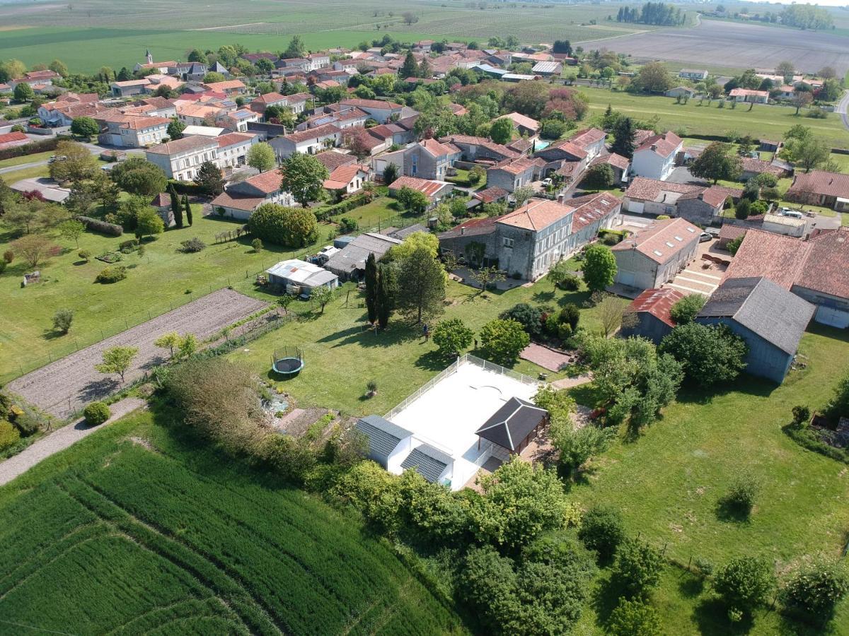 Les Gites Du Vigneron Et Cd'H Saint-Seurin-de-Palenne Eksteriør bilde
